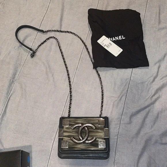 Chanel crossbody mini purse - Picture 6 of 10
